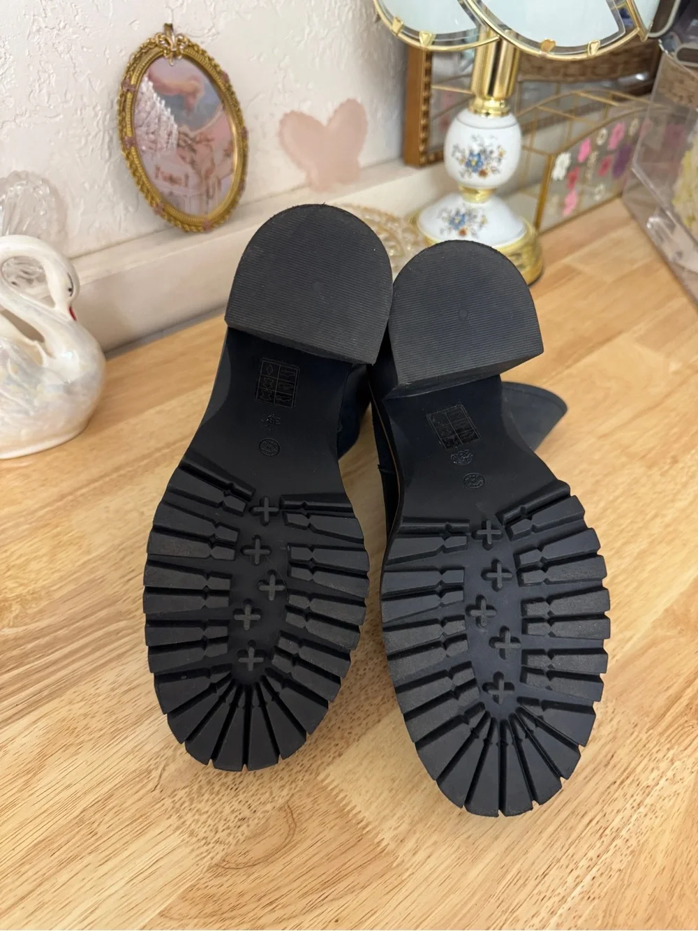Free People black leather chunky platform ankle boots in size 38.5 🖤 Grunge Boho